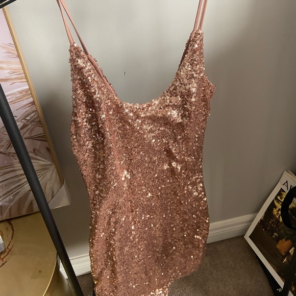 Sparkly rose gold dress - Picture 2 of 2